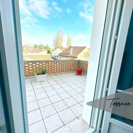 T3 Avec Terrasse A Brice Appartement *
